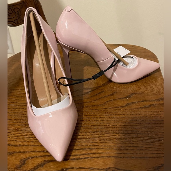 Express Heels - Picture 5 of 7